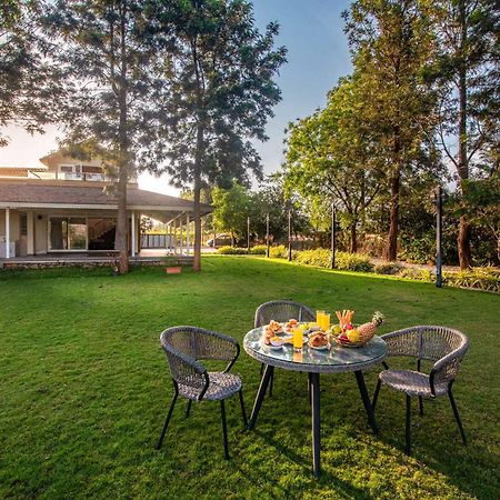Stayvista'S Silver Grove - Serene Haven With Expansive Lawn & Terrace Nashik Buitenkant foto