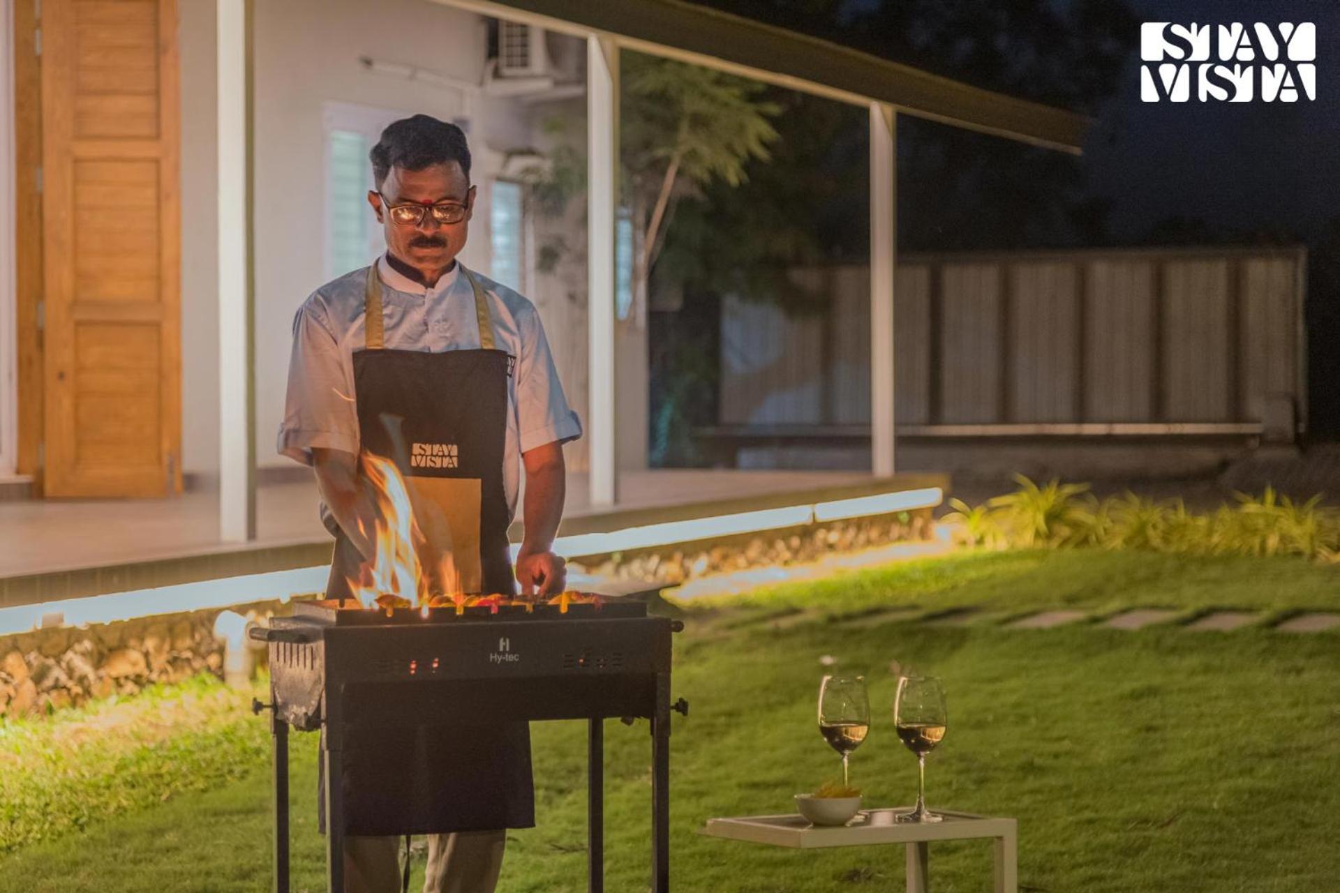 Stayvista'S Silver Grove - Serene Haven With Expansive Lawn & Terrace Nashik Buitenkant foto