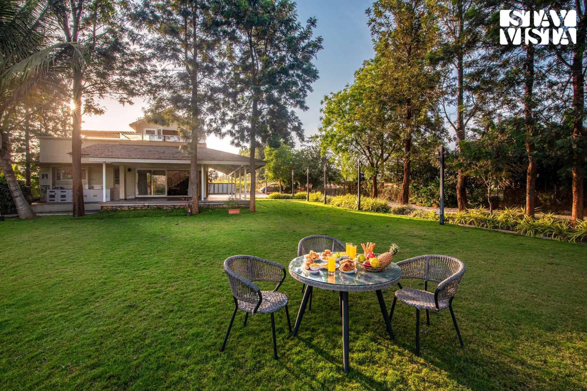 Stayvista'S Silver Grove - Serene Haven With Expansive Lawn & Terrace Nashik Buitenkant foto